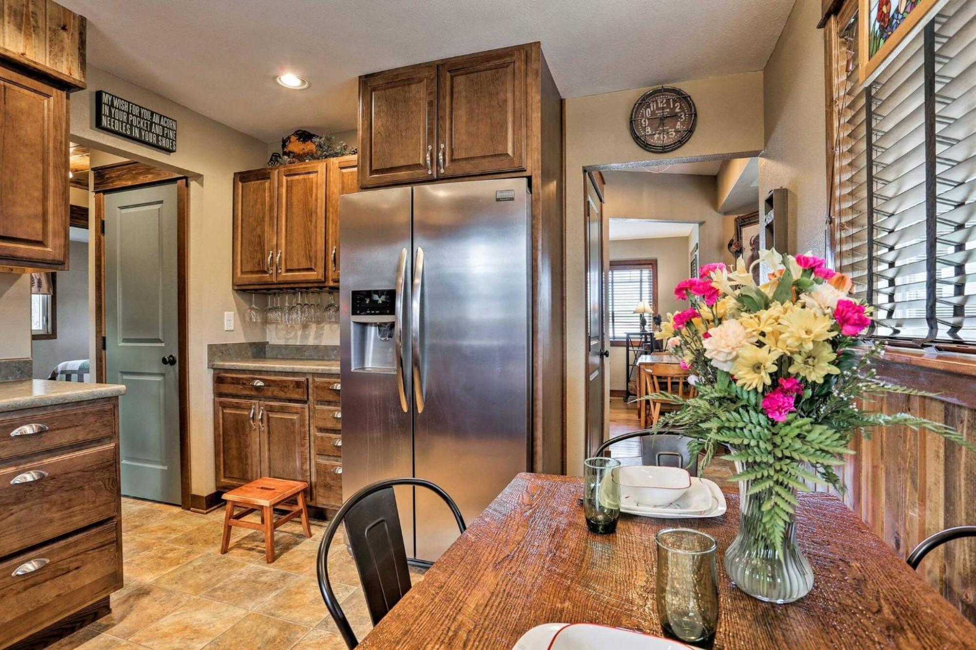 Cozy Custer Cottage W Deck: Walk To Shops Food Extérieur photo