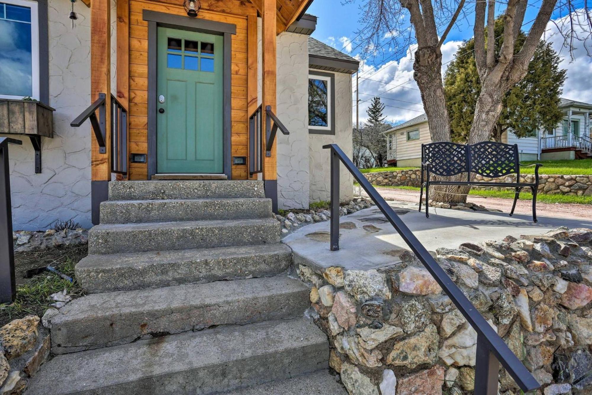 Cozy Custer Cottage W Deck: Walk To Shops Food Extérieur photo
